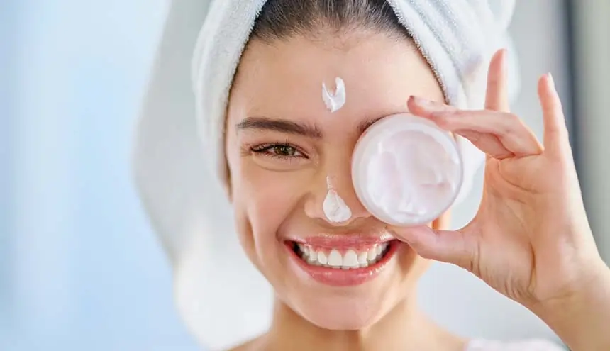 5 Panduan Skincare Routine Harian untuk Kulit Berminyak